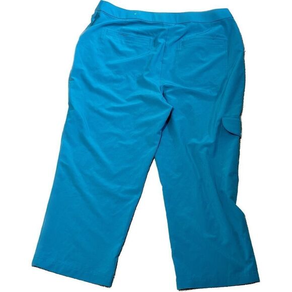 Weekends by Chicos, women’s size one(m) polyester blend cargo capris - Picture 3 of 9